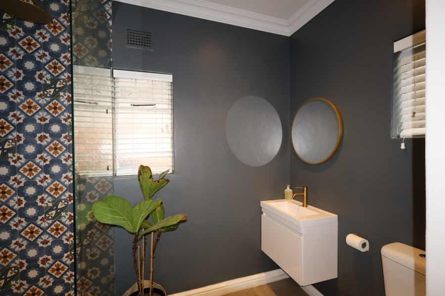 5 Bedroom Property for Sale in Vierlanden Western Cape